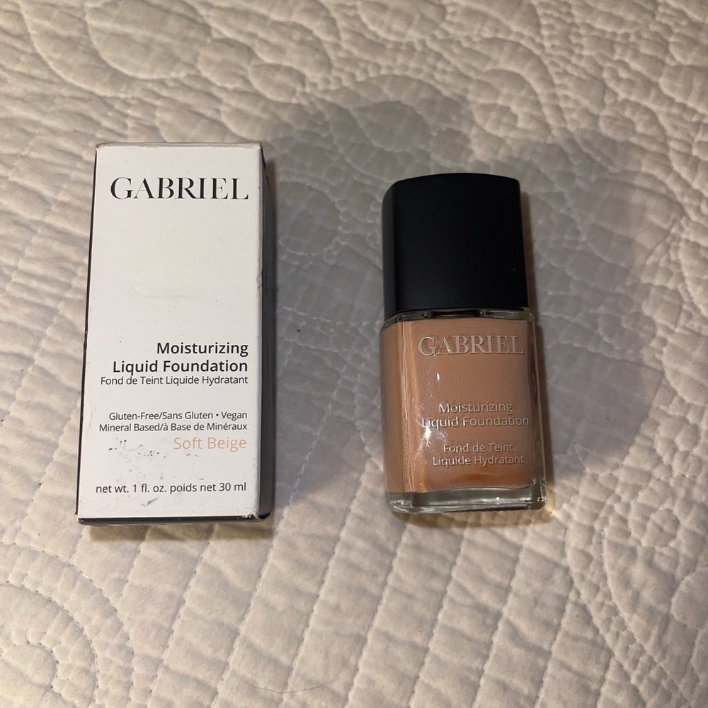 Gabriel Cosmetics Moisturizing Liquid Foundation - Soft Beige 1 oz. - Picture 2 of 4